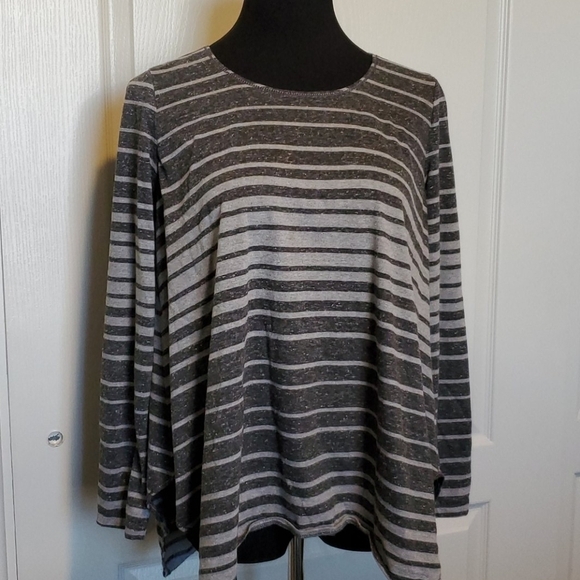 Max Studio Top - Picture 2 of 7